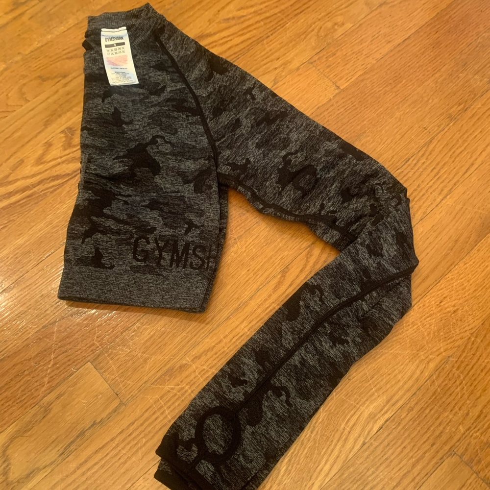 Gymshark camo long sleeve crop top